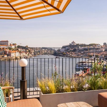 The Rebello Hotel & Spa - Small Luxury Hotels Of The World Vila Nova de Gaia Exteriör bild The view from the hotel's rooftop terrace