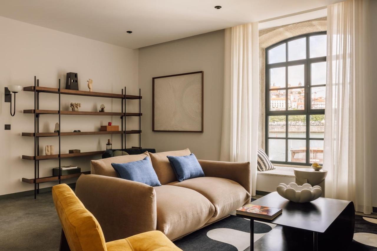 The Rebello Hotel & Spa - Small Luxury Hotels Of The World Vila Nova de Gaia Exteriör bild The living room of a two-bedroom apartment at The Standard East Village