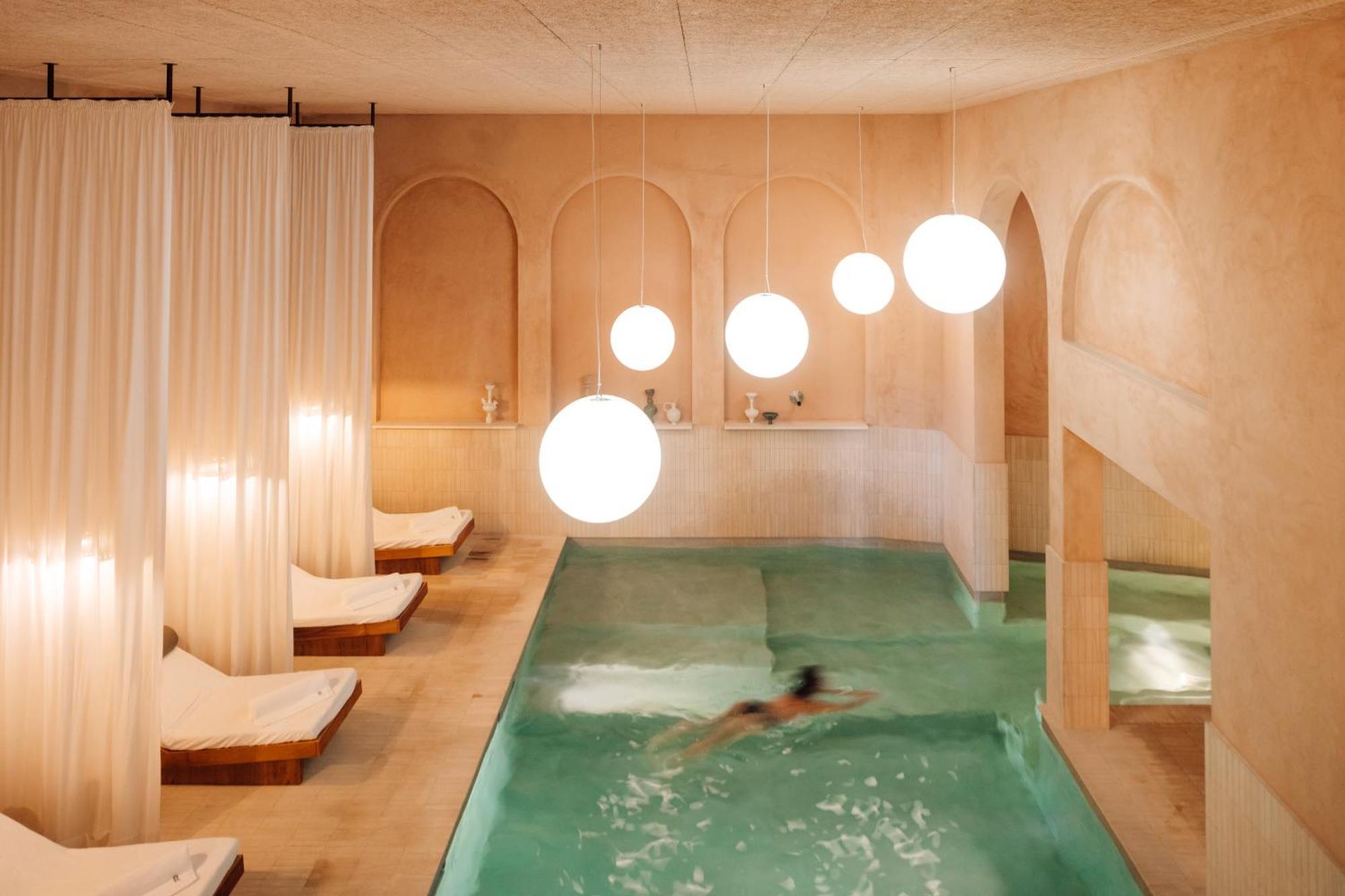 The Rebello Hotel & Spa - Small Luxury Hotels Of The World Vila Nova de Gaia Exteriör bild The spa at The Standard, East Village